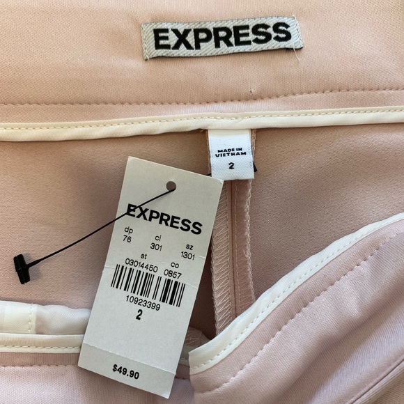 Express mid rise dress shorts brand new! - Picture 3 of 3